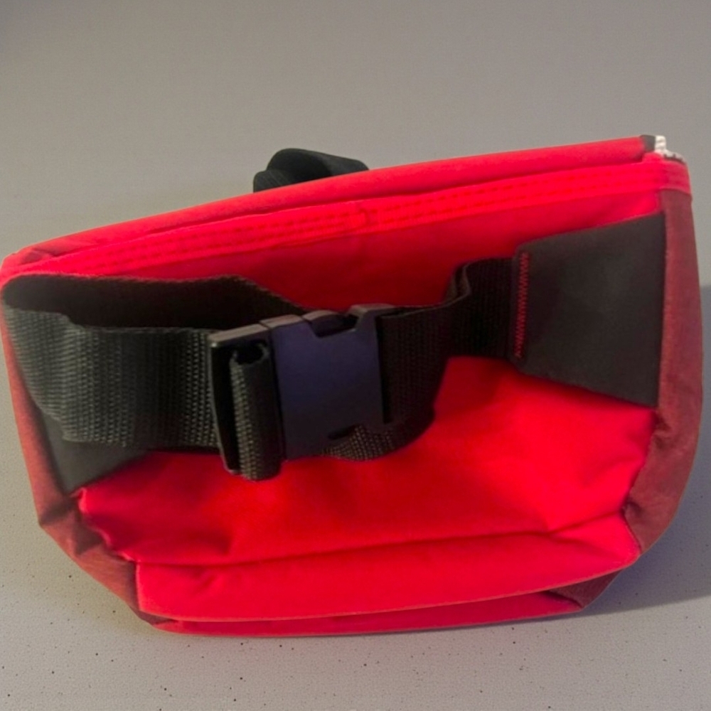 New Coca Cola Zero Sugar Red Belt Bag - Picture 2 of 3